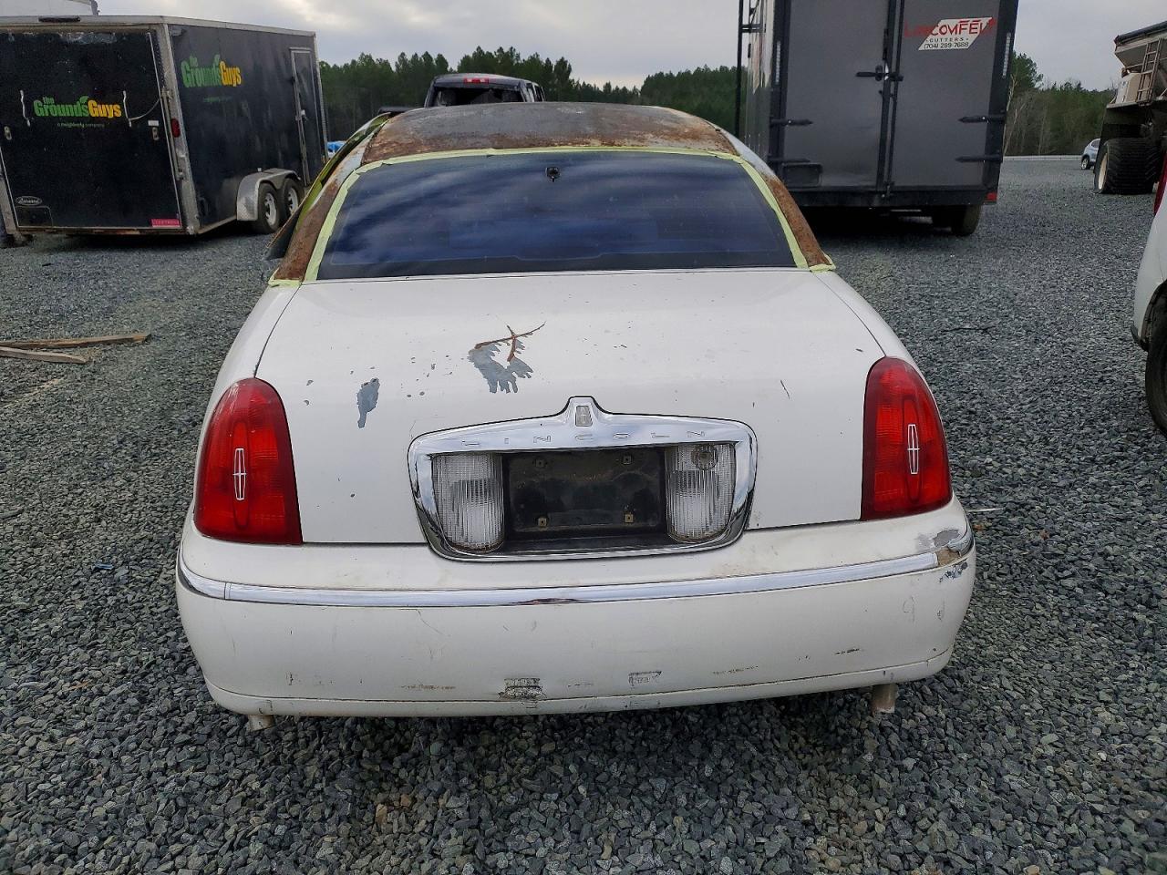 1998 Lincoln Town Car Limousine - Image 6