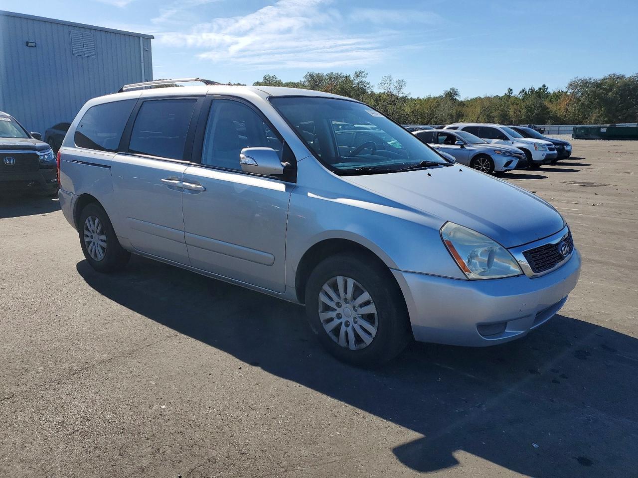 2011 Kia Sedona Lx - Фото 4