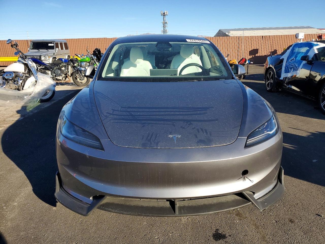 2024 Tesla Model 3 - Фото 5
