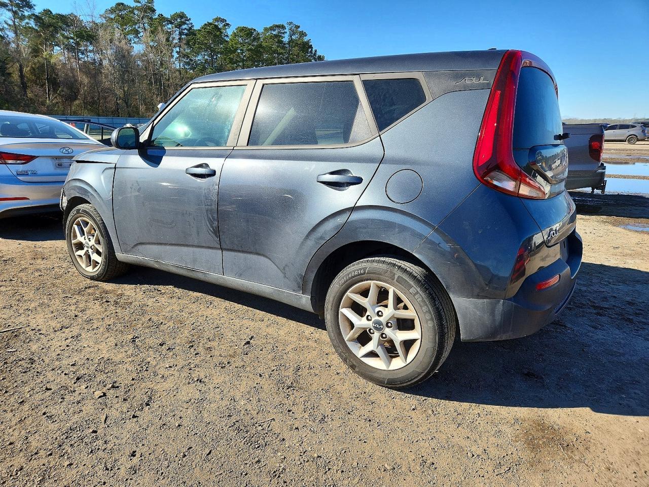 2022 Kia Soul Lx - Image 2