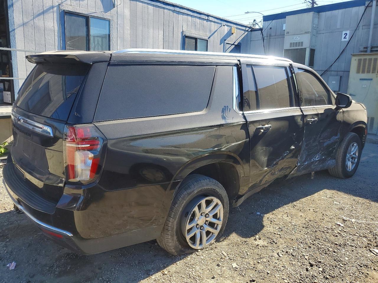 2023 Chevrolet Suburban C1500 Ls - Фото 3
