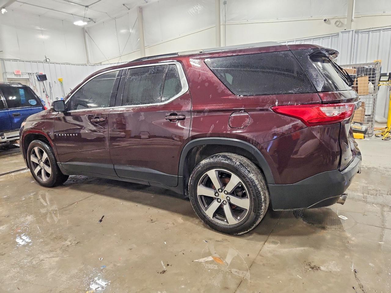 2018 Chevrolet Traverse Lt - Фото 2