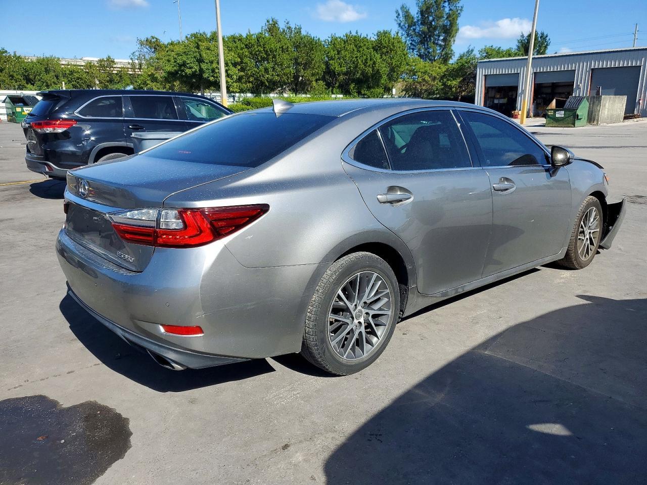 2016 Lexus Es 350 - Фото 3