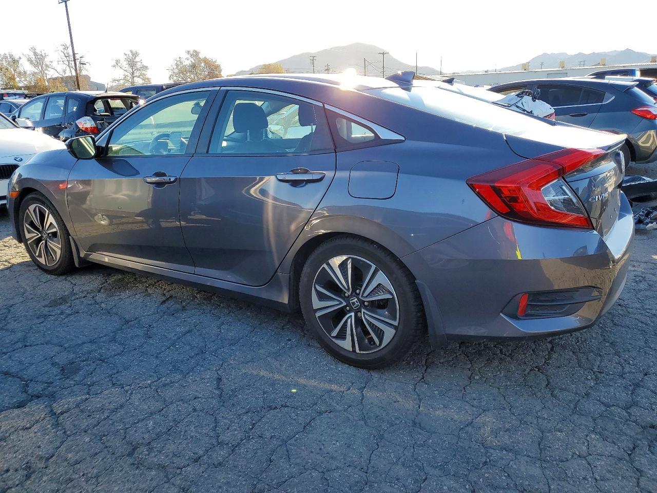 2017 Honda Civic Ex - Фото 2