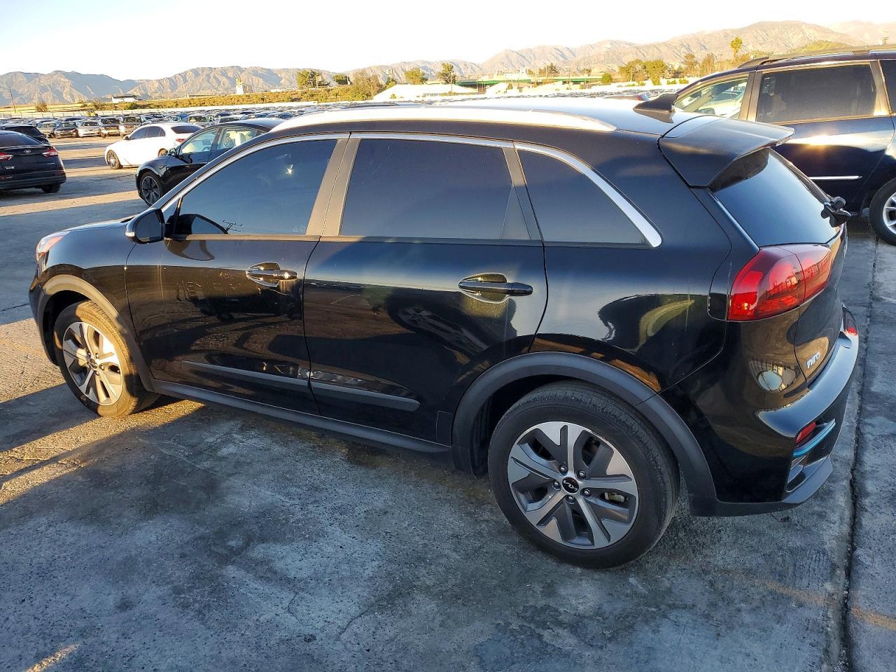 2022 Kia Niro S - Image 2