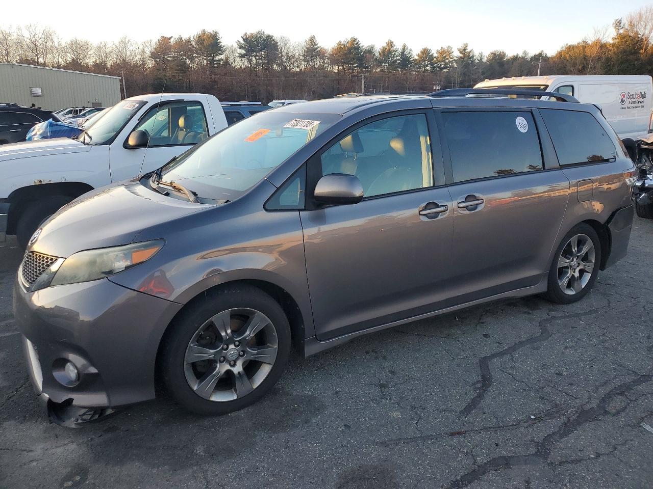 2011 Toyota Sienna Sport