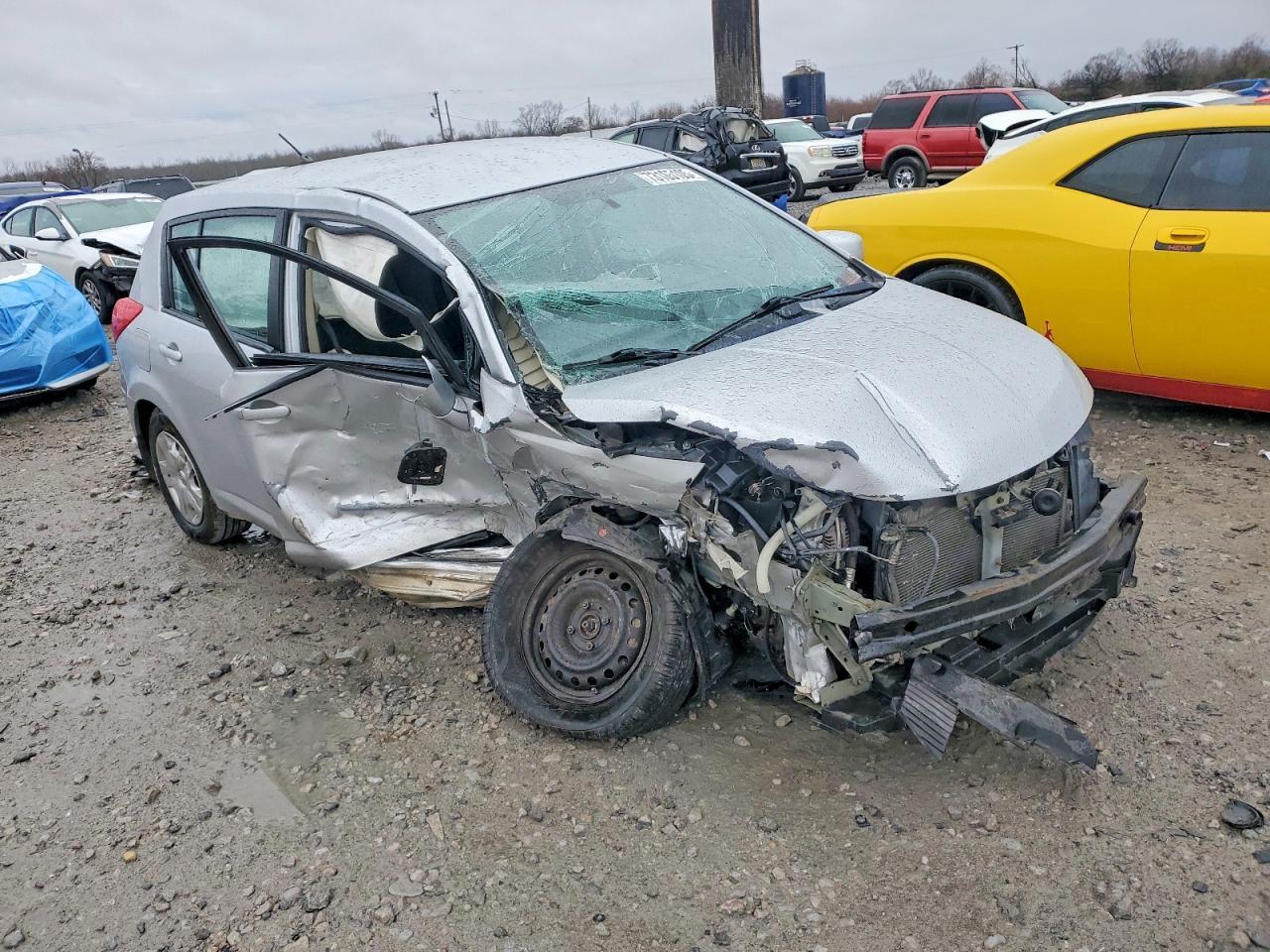 2010 Niss Versa S - Image 4