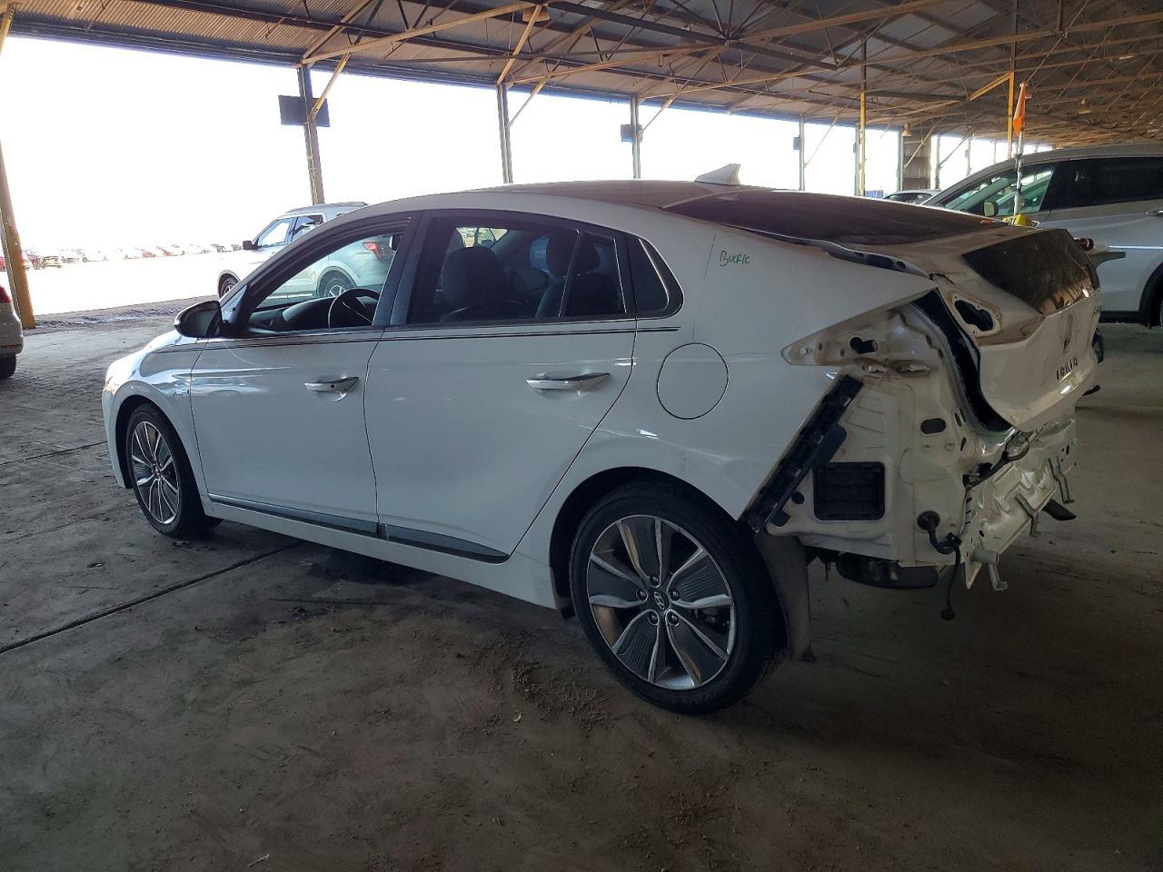 2017 Hyundai Ioniq Hybrid Limited - Image 2