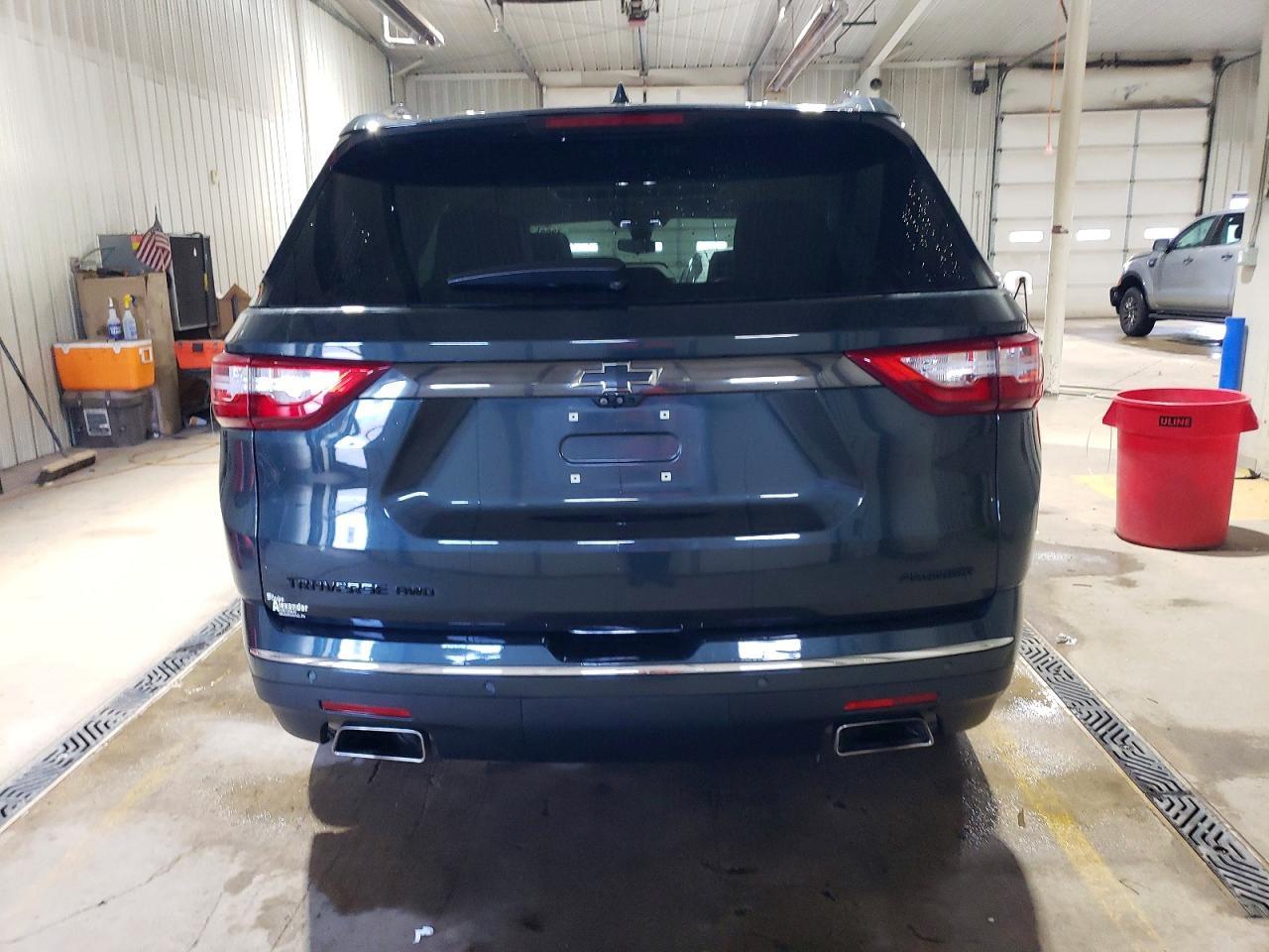2020 Chev Traverse - Image 6