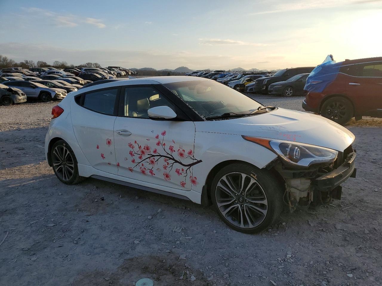 2016 Hyundai Veloster Turbo - Фото 4