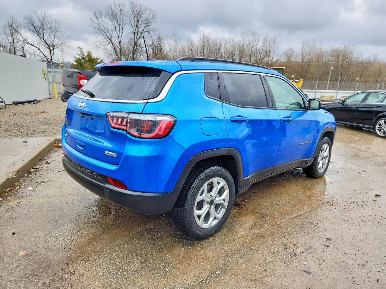 2025 Jeep Compass Latitude - Image 3