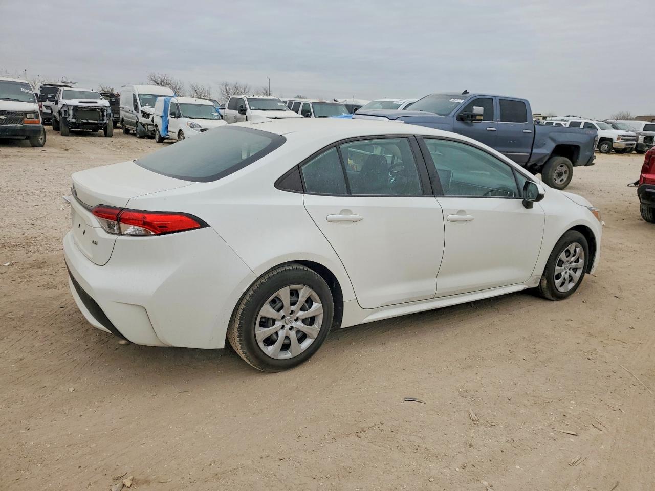 2020 Toyota Corolla Le - Image 3