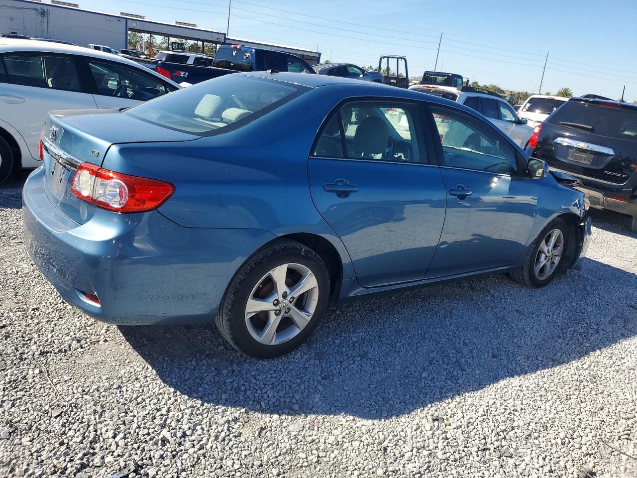 2013 Toyota Corolla Le - Image 3