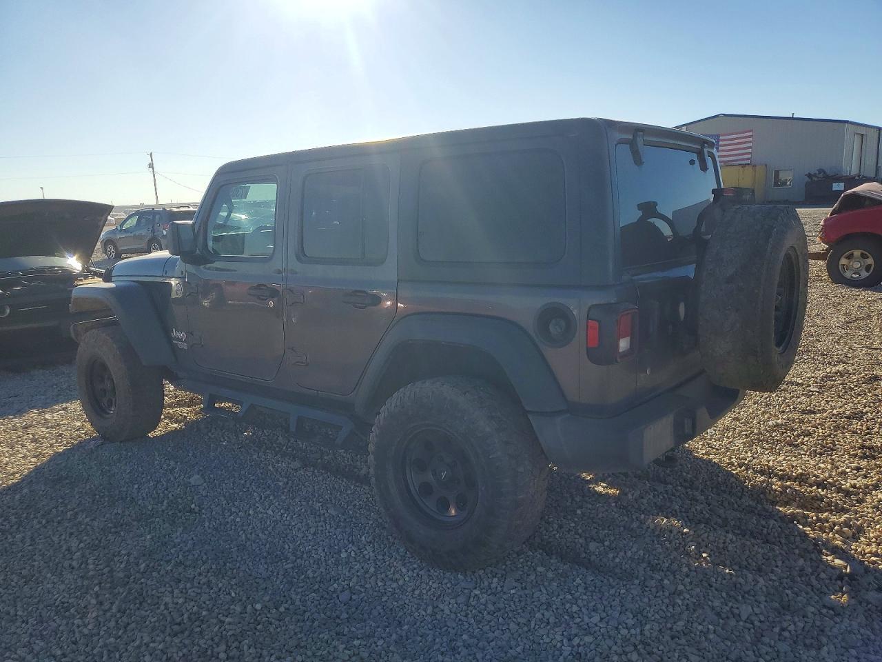 2020 Jeep Wrangler Unlimited Sport - Фото 2