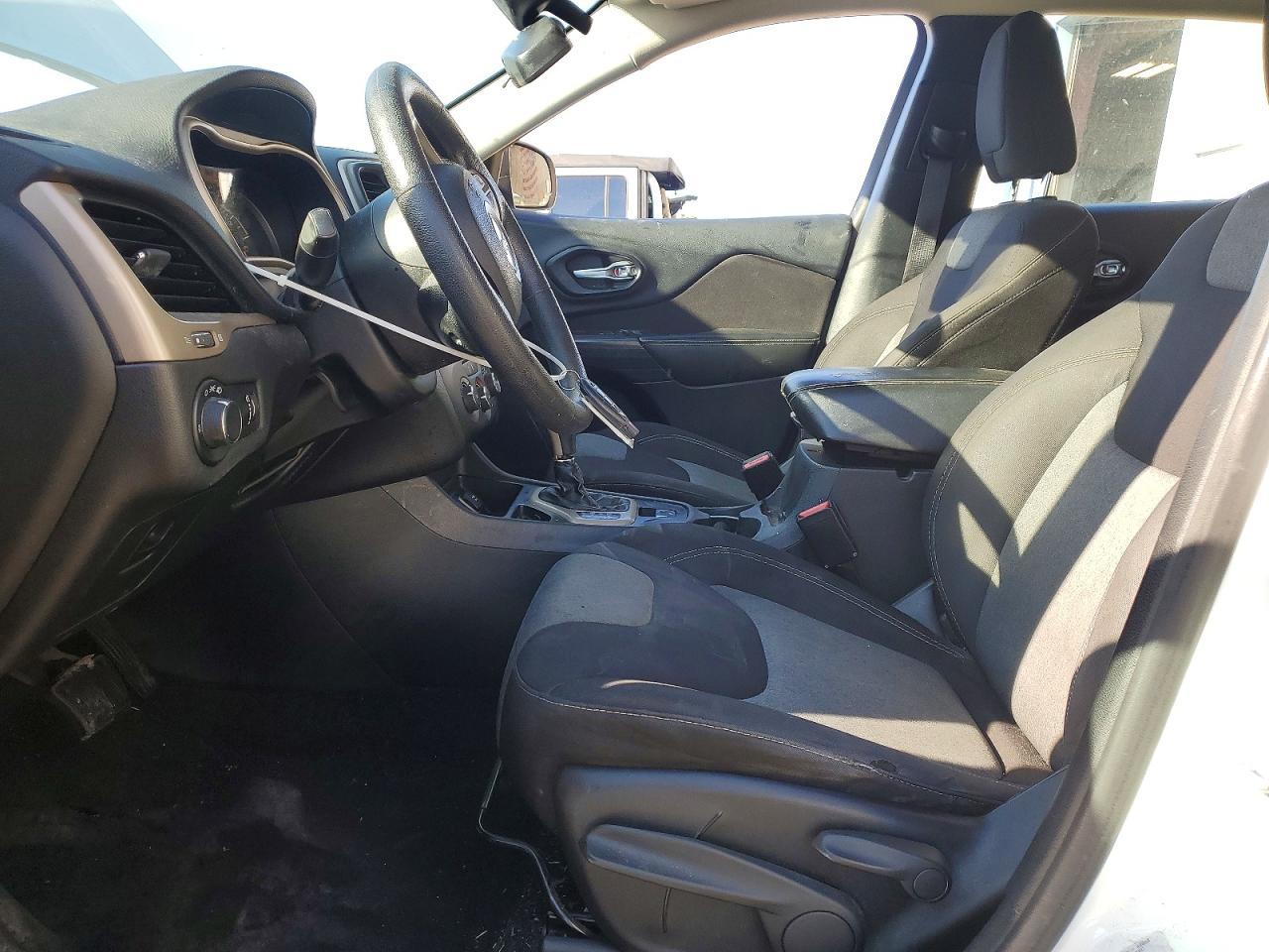 2016 Jeep Cherokee Sport - Image 7