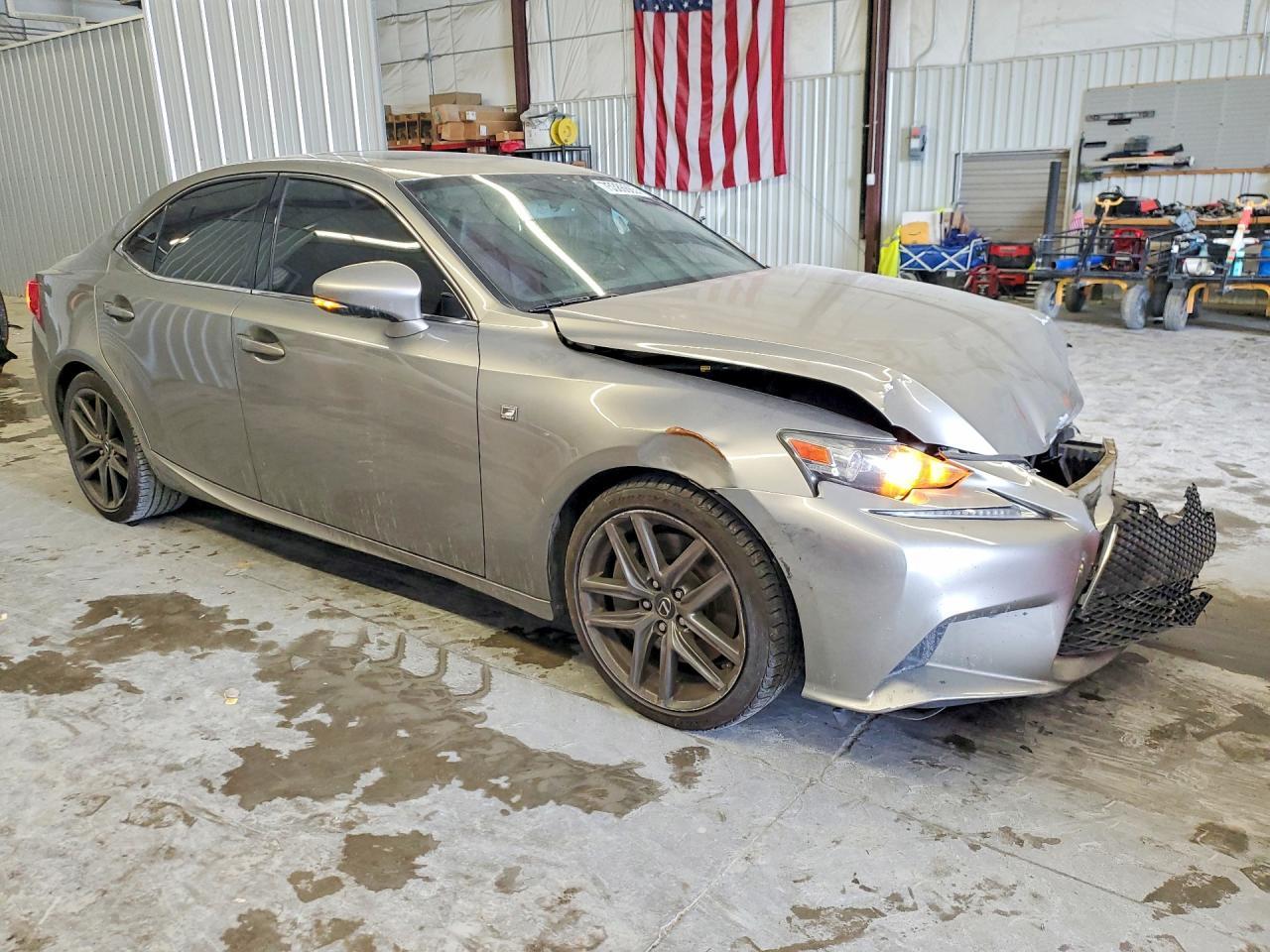 2016 Lexus Is 200T - Фото 4