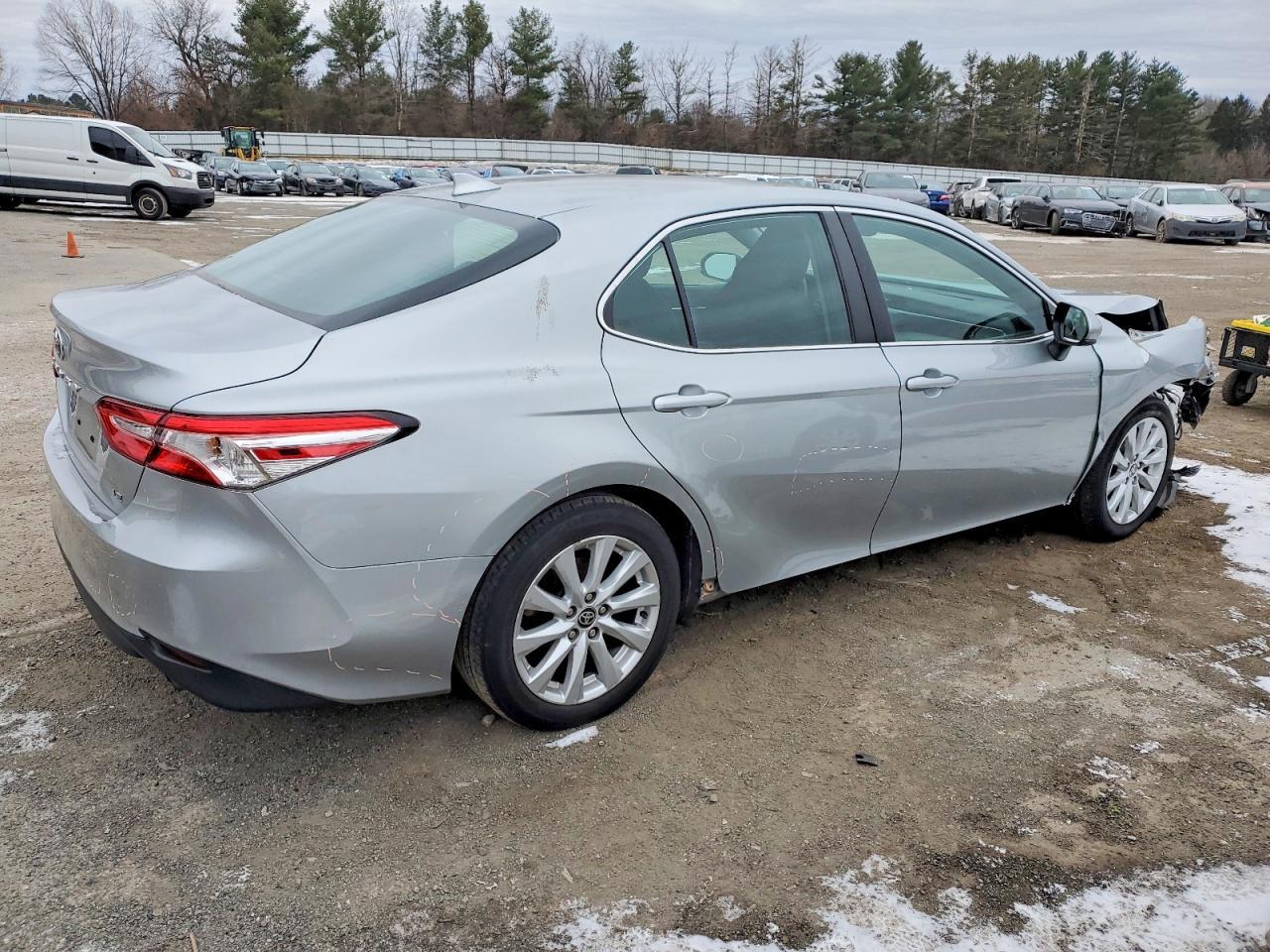 2020 Toyota Camry Le - Image 3