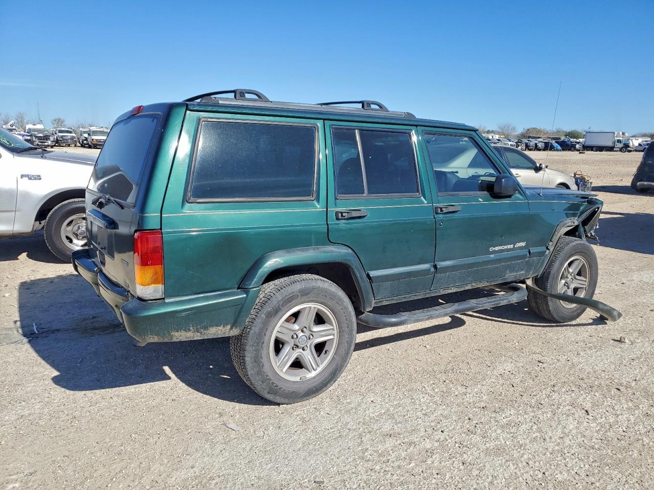 2000 Jeep Cherokee Classic - Image 3
