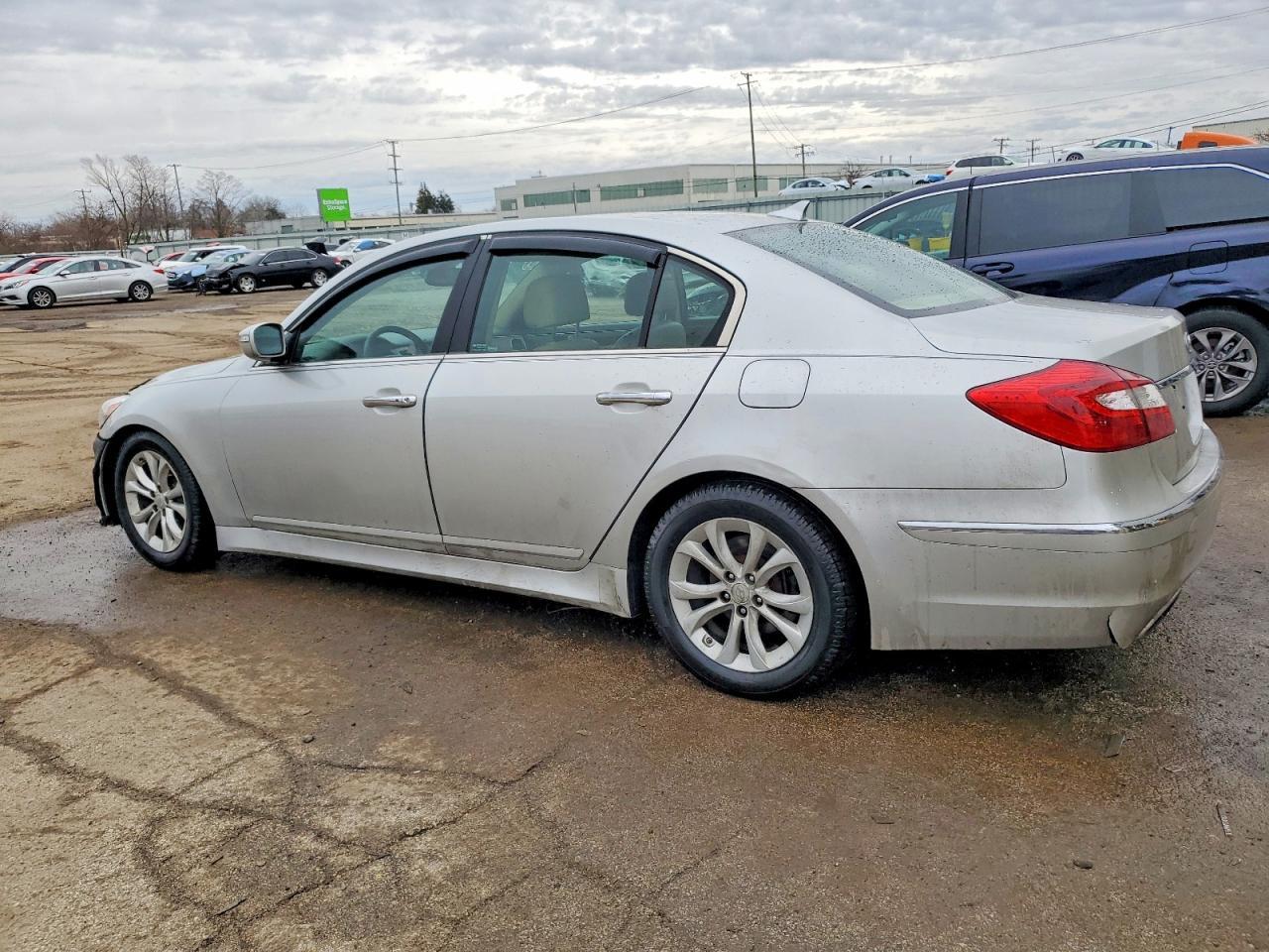 2012 Hyundai Genesis 3.8L - Фото 2