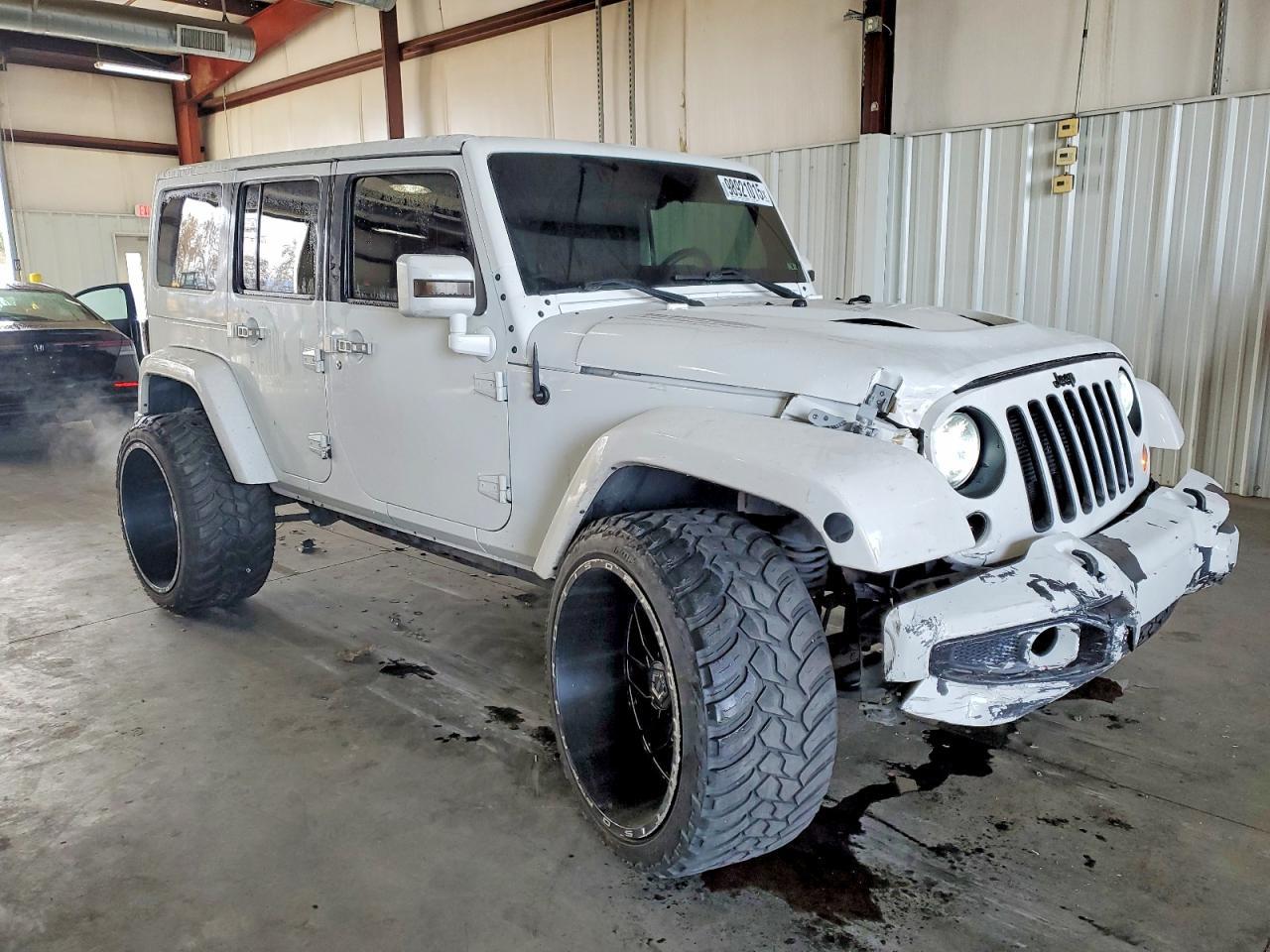 2015 Jeep Wrangler Unlimited Sahara - Фото 4