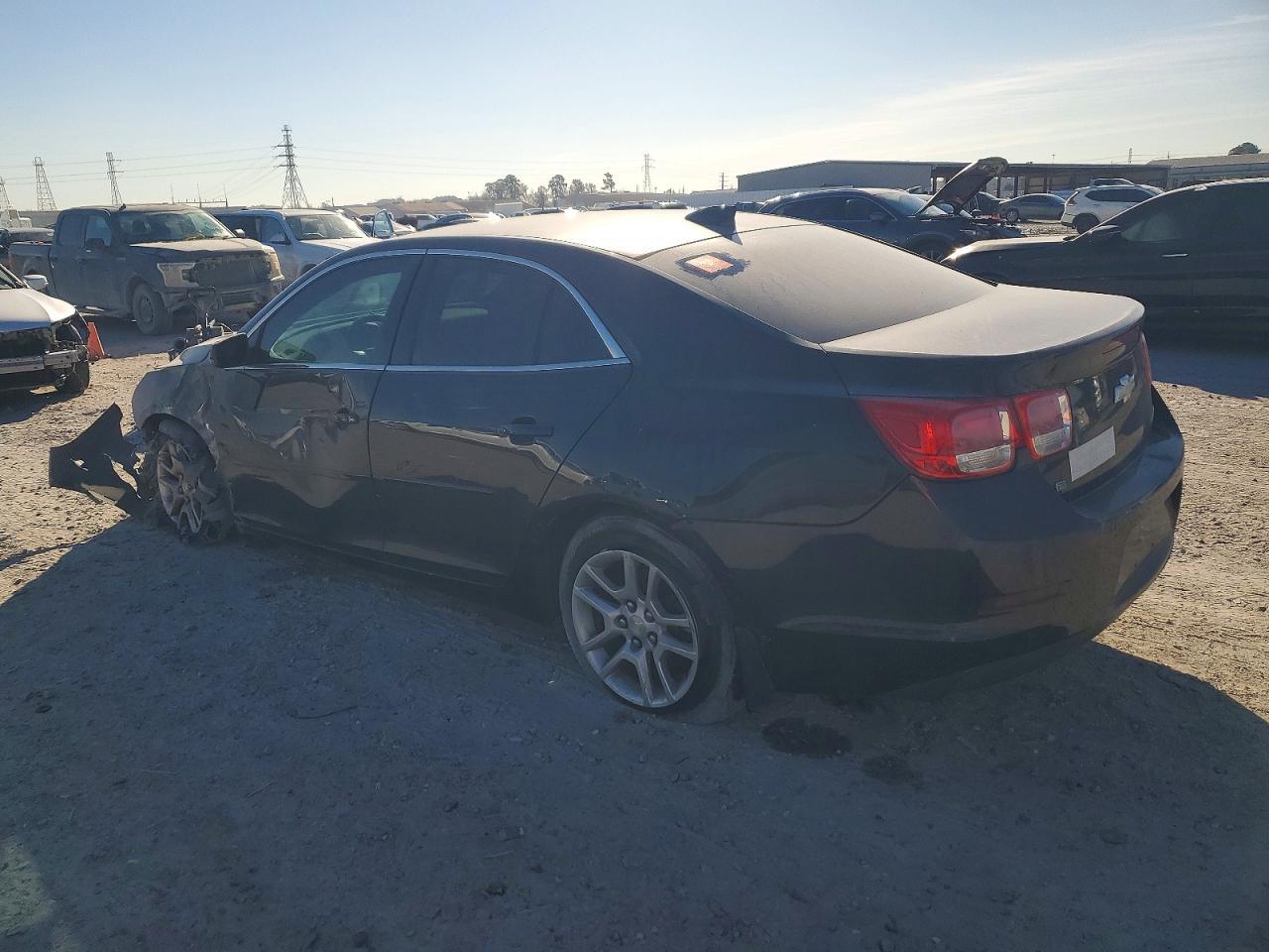 2015 Chevrolet Malibu 1Lt - Фото 2
