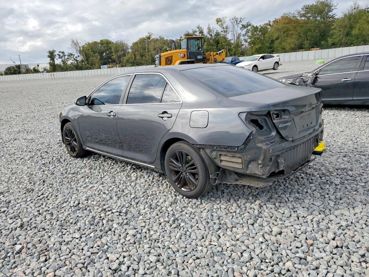 2012 Toyota Camry Le - Фото 2