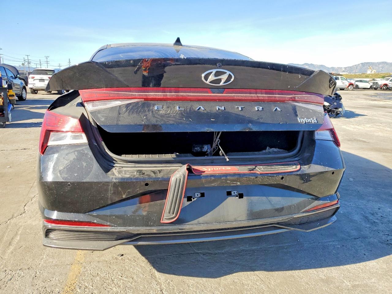 2023 Hyundai Elantra Limited - Image 6