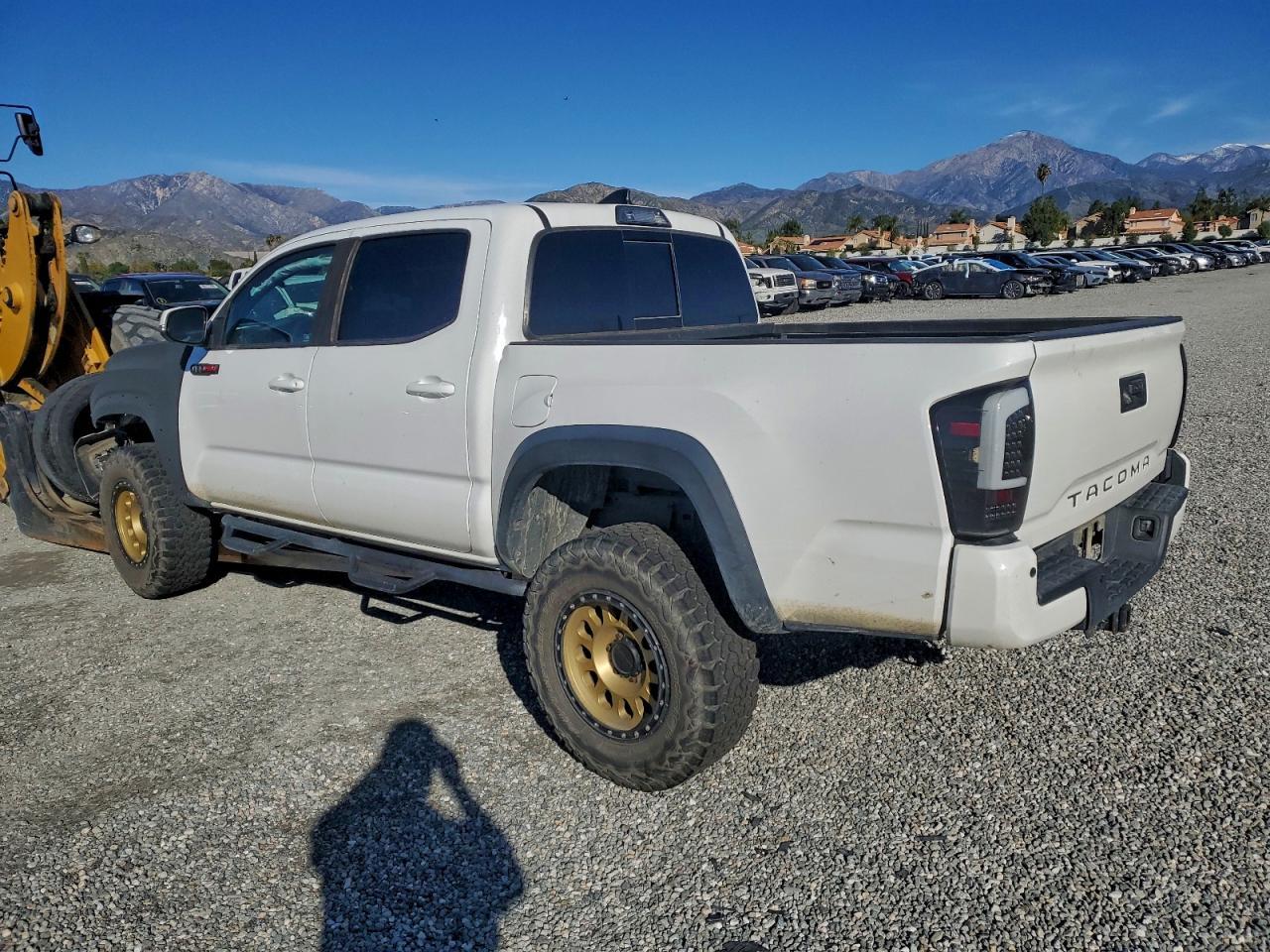 2019 Toyota Tacoma Double Cab - Image 2
