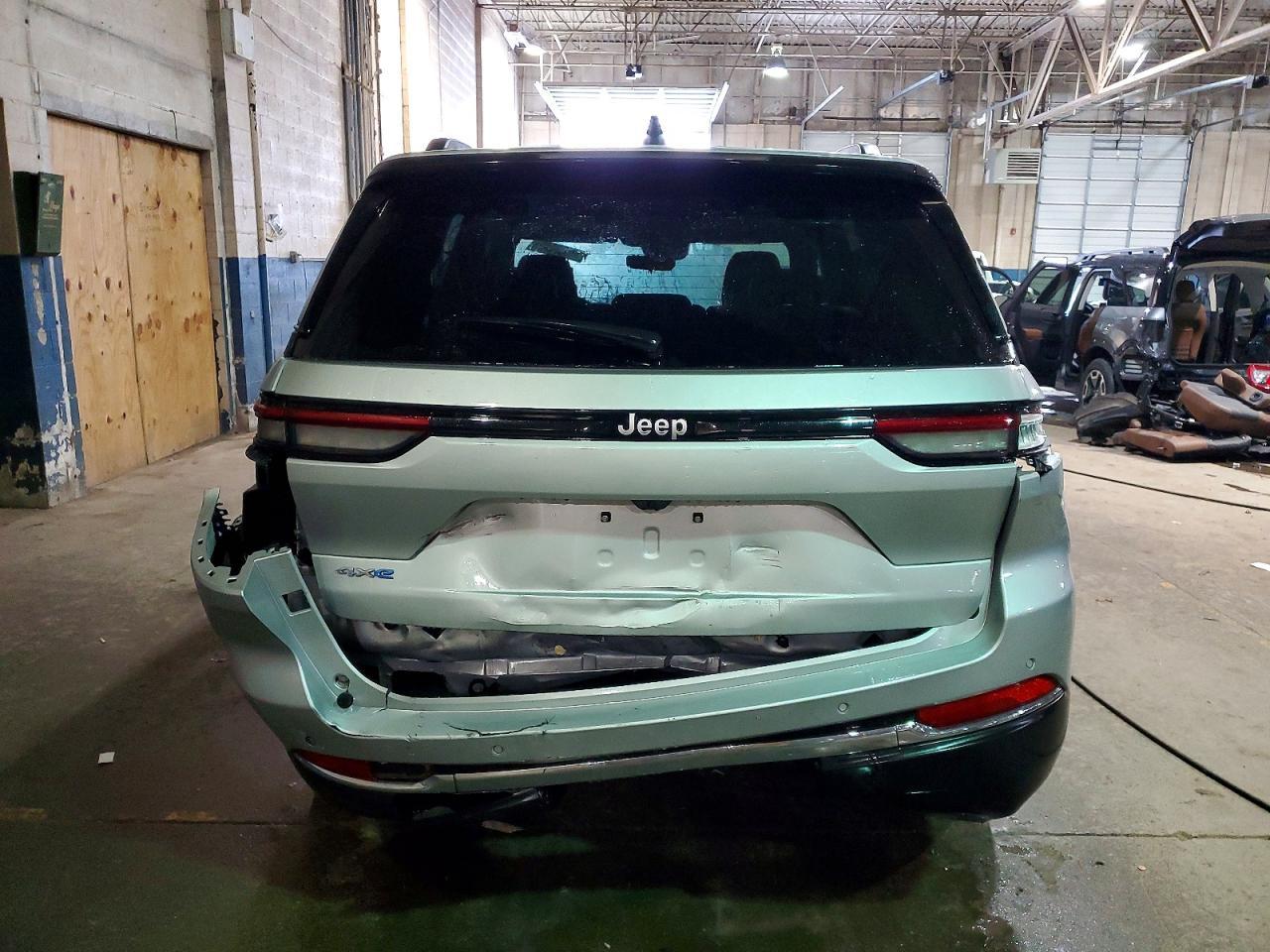 2025 Jeep Grand Cherokee 4Xe - Image 6
