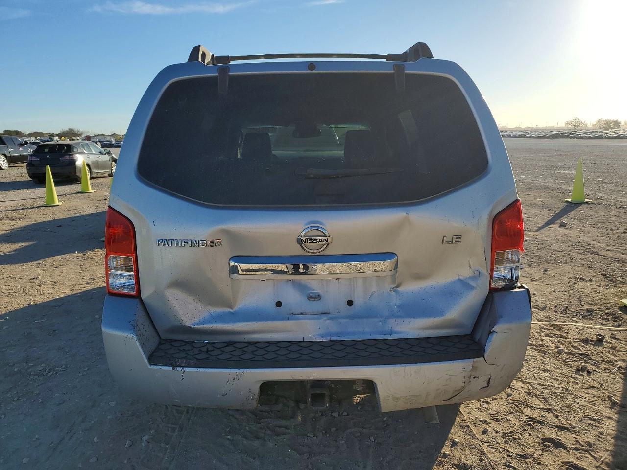 2011 Nissan Pathfinder S - Image 6