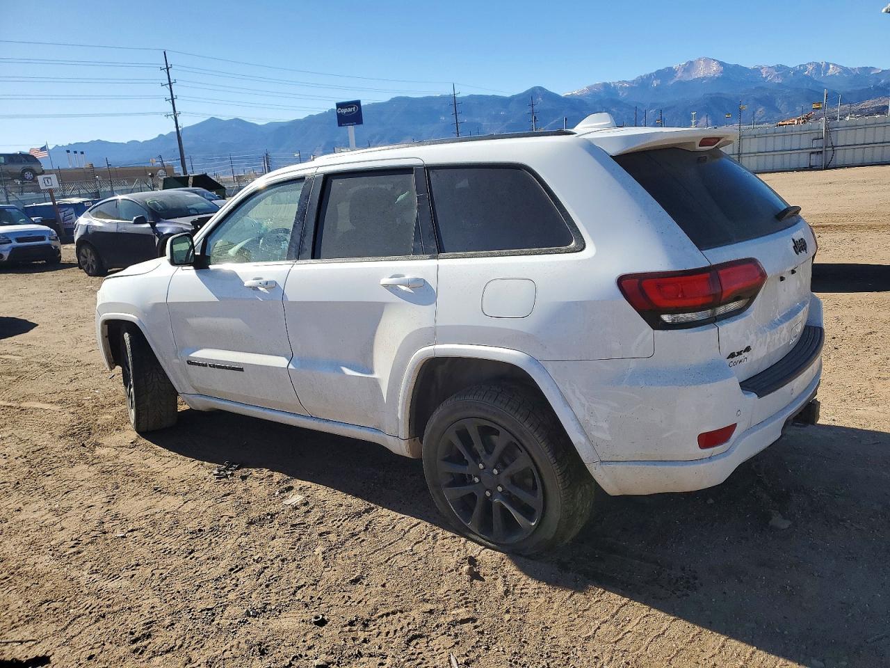 2020 Jeep Grand Cherokee Laredo - Фото 2