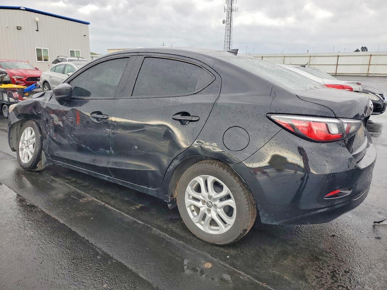 2019 Toyota Yaris L - Image 2