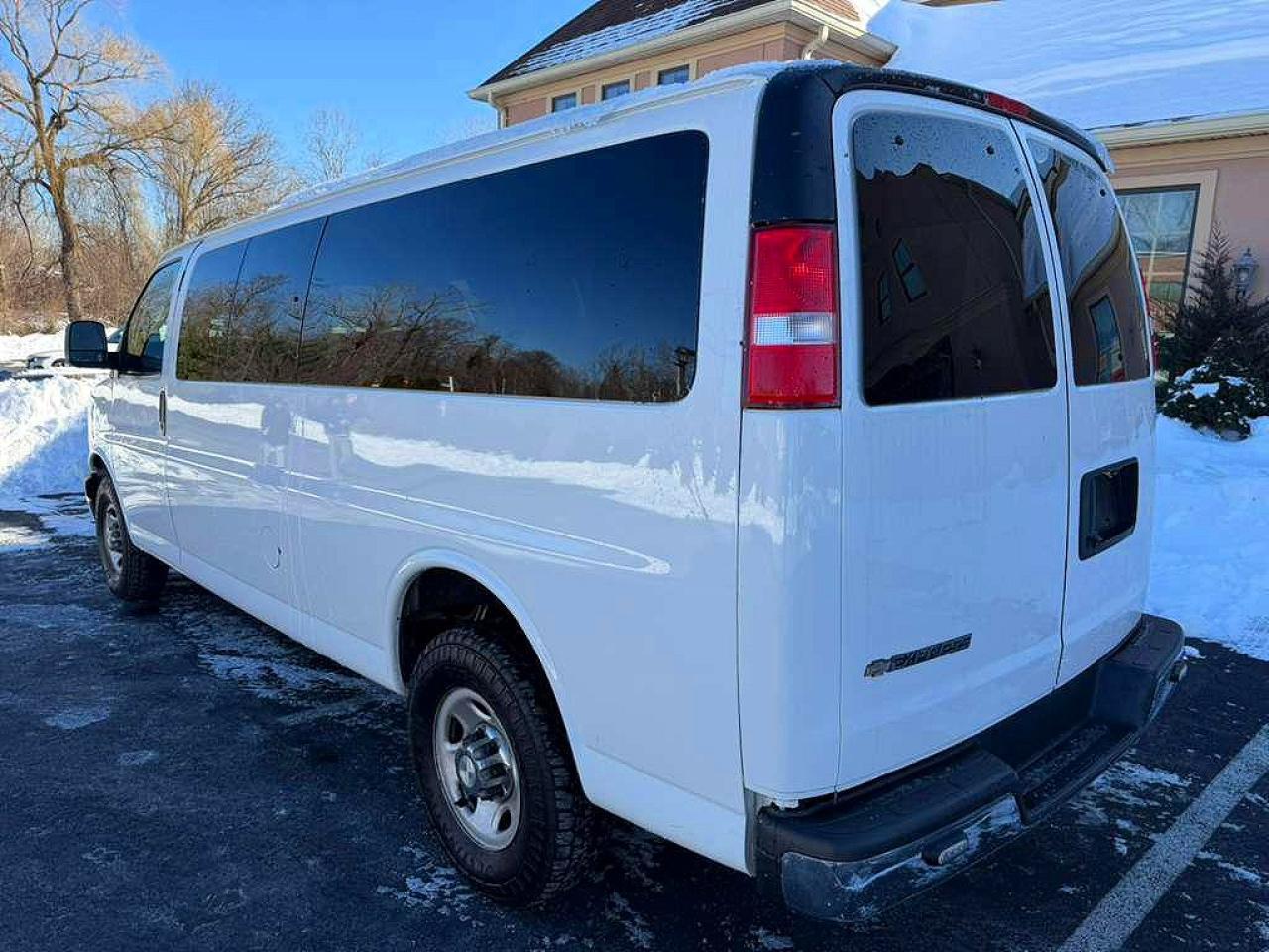 2021 Chevrolet Express G3500 Lt - Фото 2