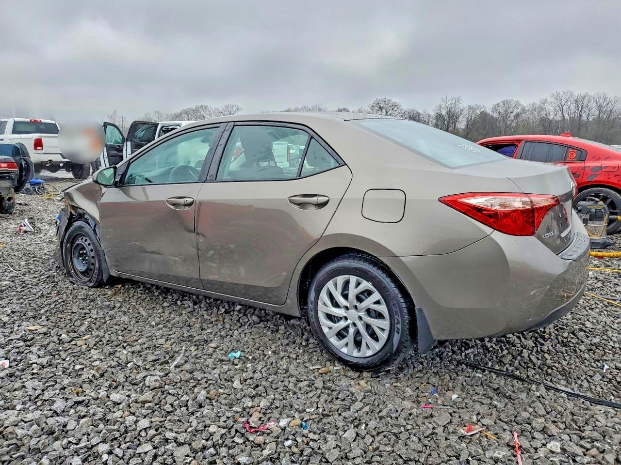 2017 Toyota Corolla Le - Фото 2