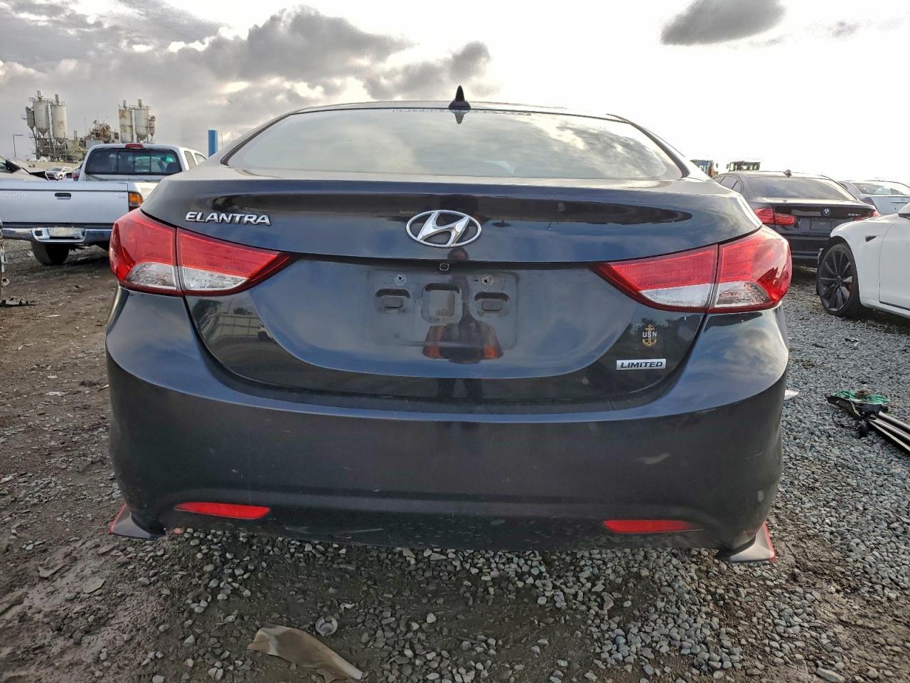 2013 Hyundai Elantra Gls - Фото 6