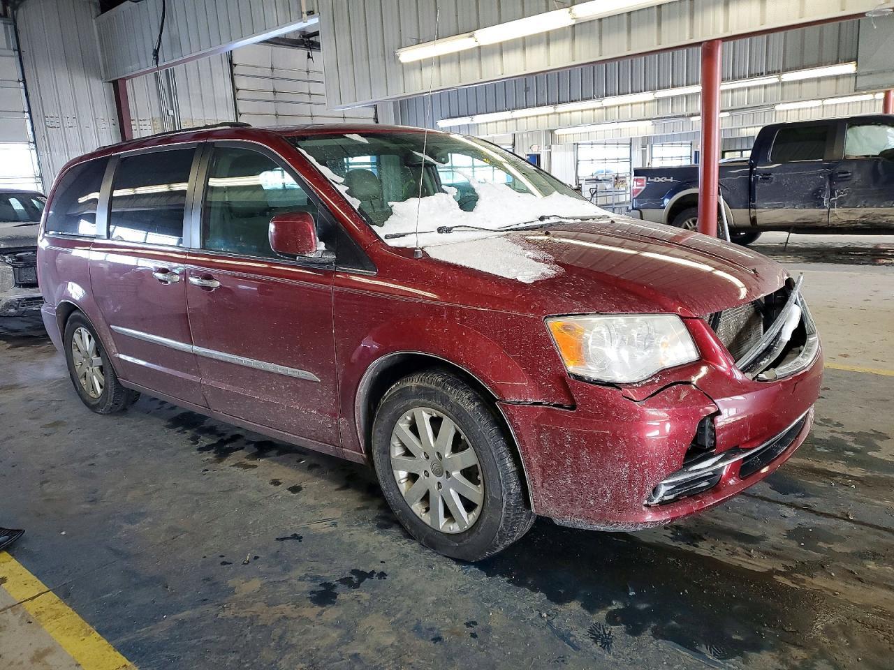 2015 Chrysler Town & Country Touring - Image 4