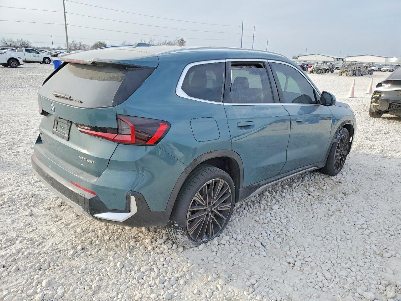 2025 BMW X1 xDrive28I - Фото 3