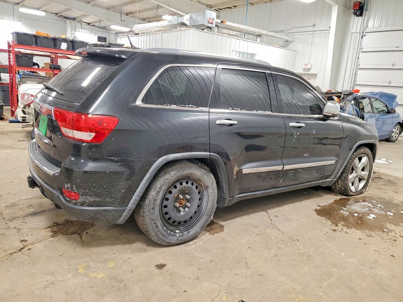 2012 Jeep Grand Cherokee Overland - Image 3