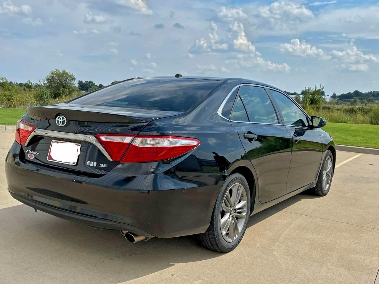 2015 Toyota Camry Hybrid - Image 4