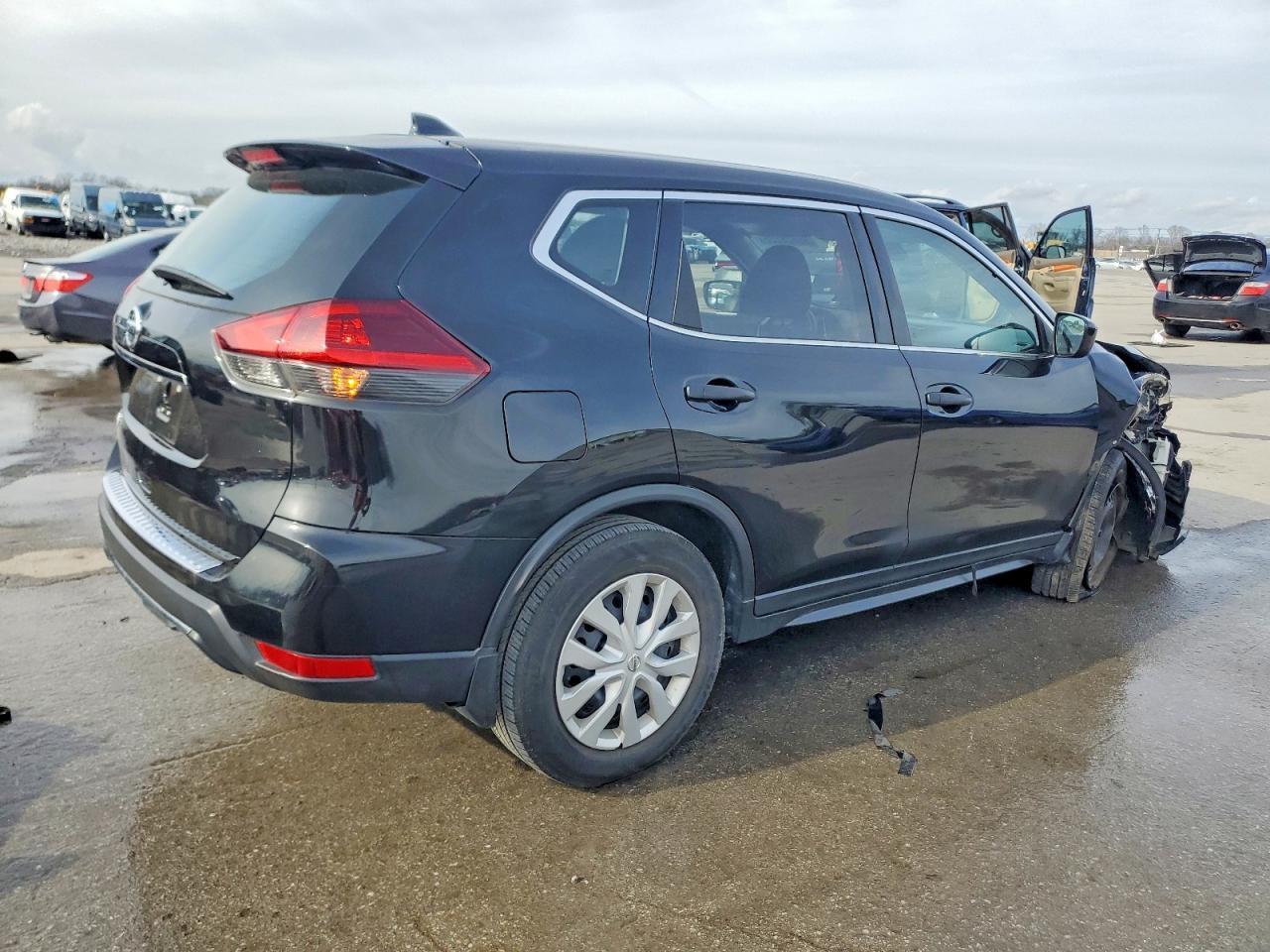 2019 Nissan Rogue S - Image 3