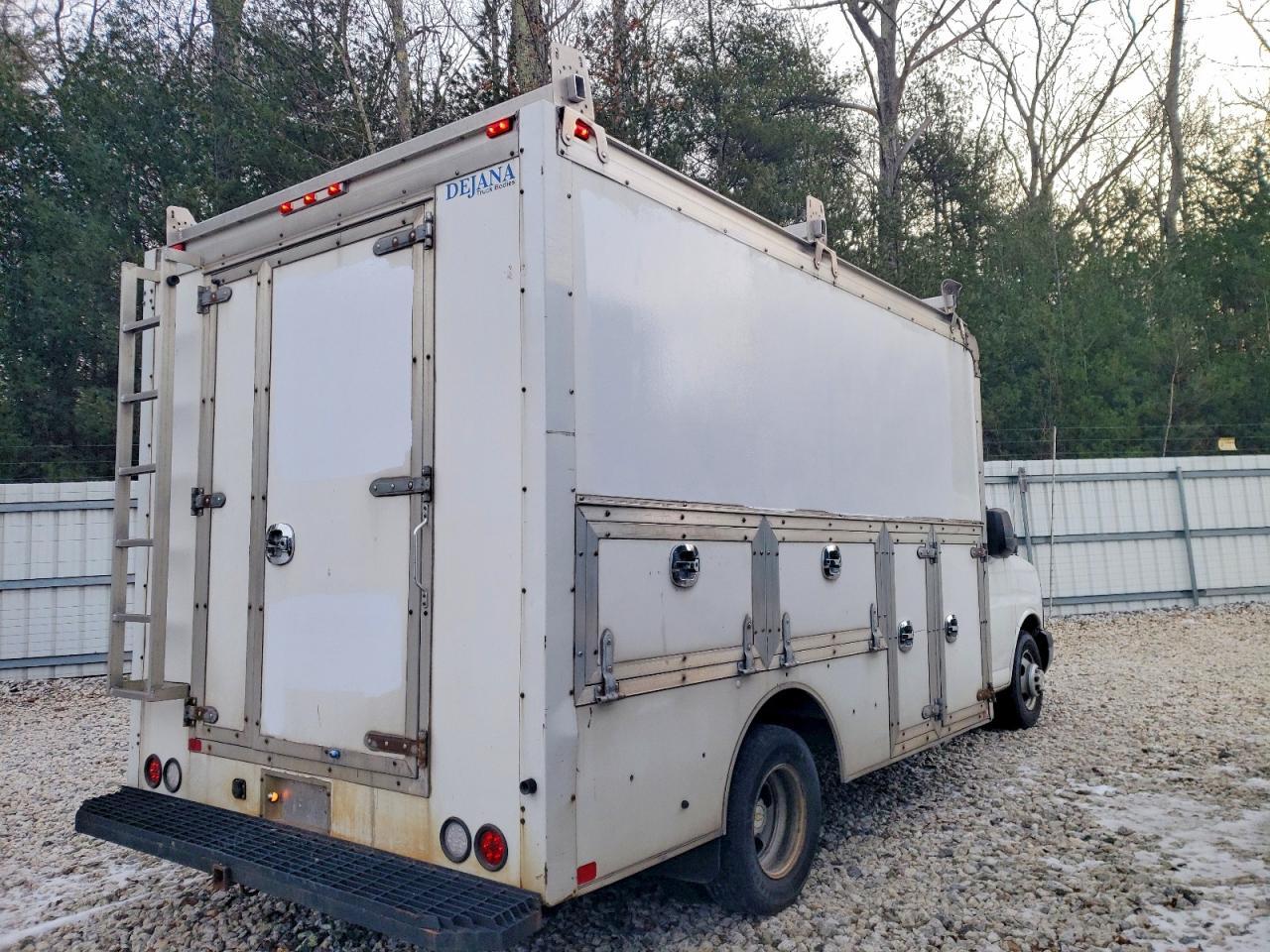 2016 Chevrolet Express G3500 * Utility Van * - Фото 3