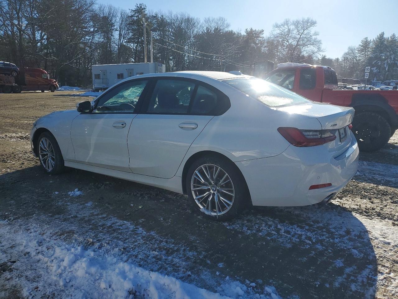 2023 BMW 330Xi - Image 2