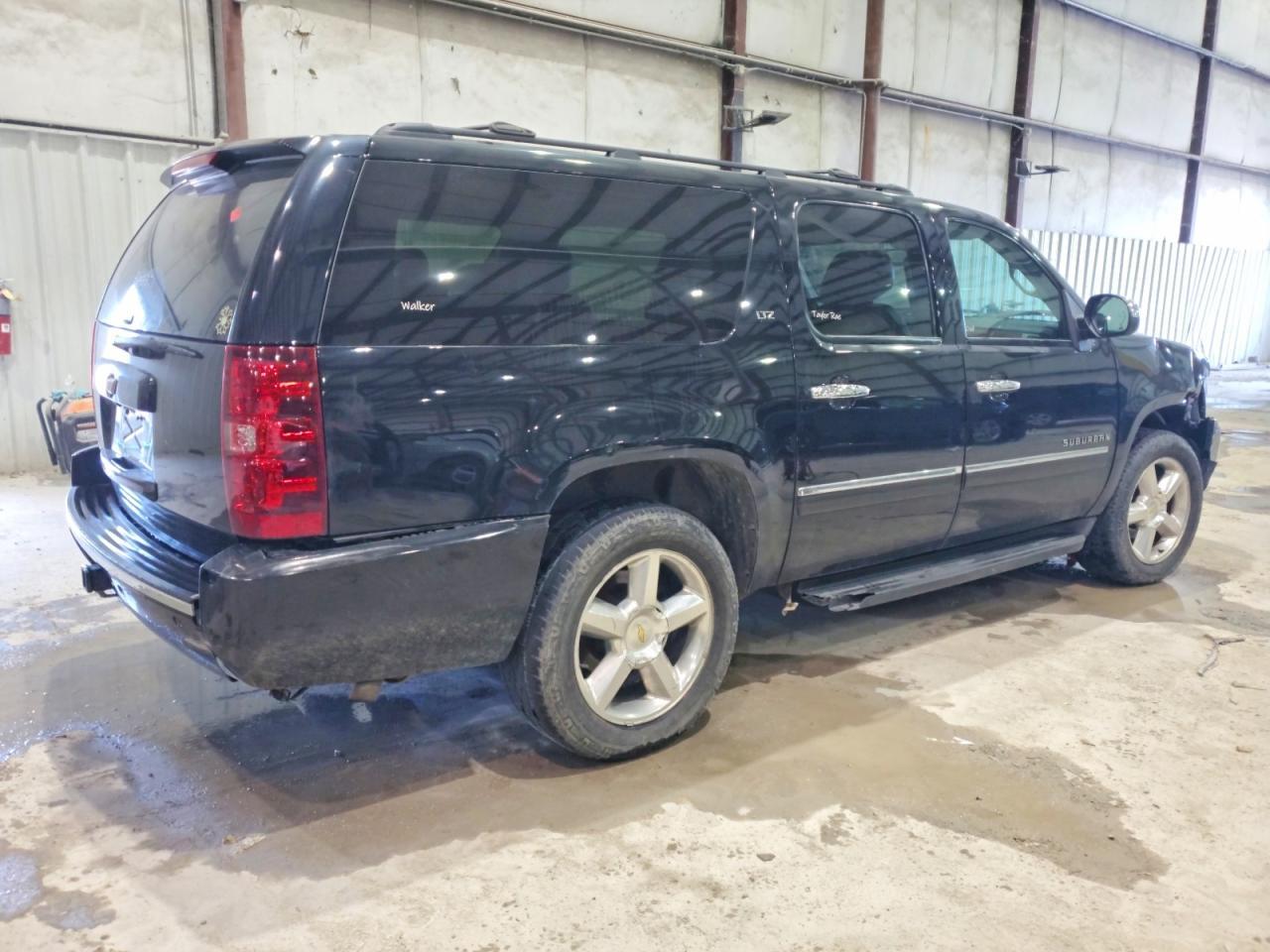 2014 Chevrolet Suburban K1500 Ltz - Фото 3
