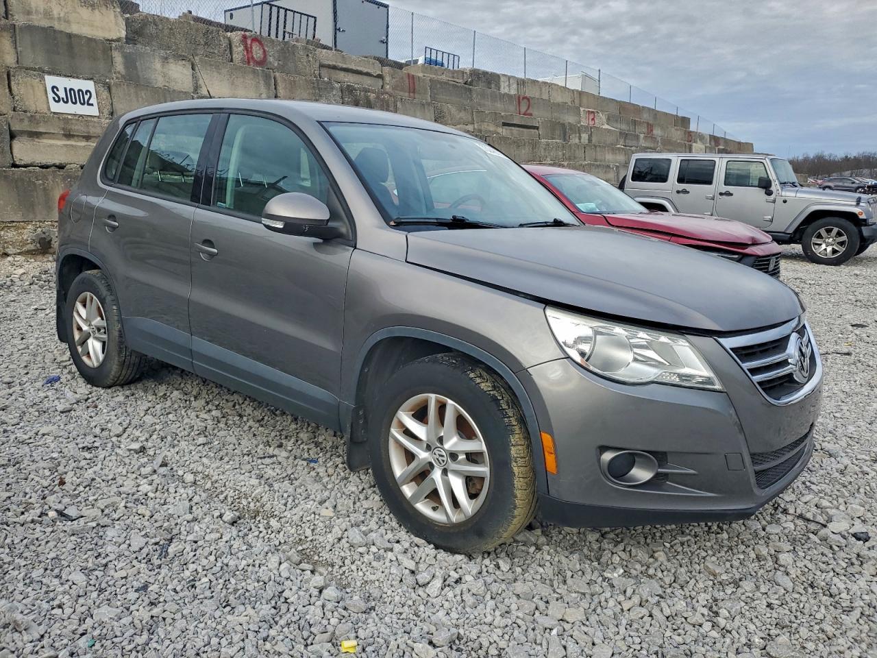 2011 Volkswagen Tiguan S - Image 4