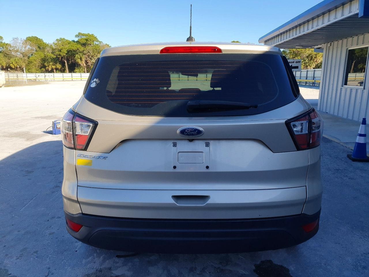 2017 Ford Escape S - Image 6
