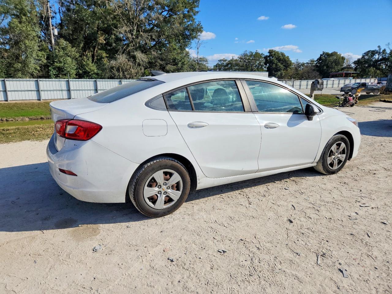 2018 Chevrolet Cruze Ls - Image 3