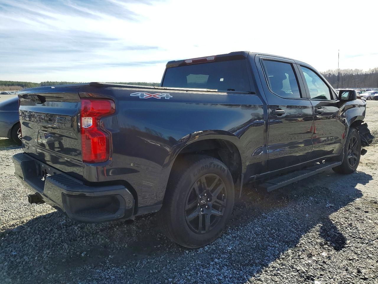 2023 Chevrolet Silverado K1500 Custom - Фото 3