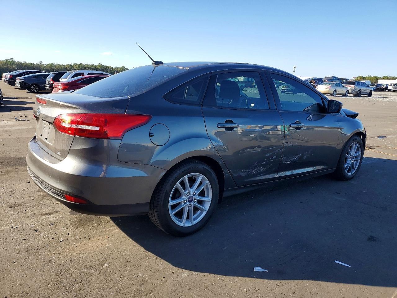 2018 Ford Focus Se - Фото 3