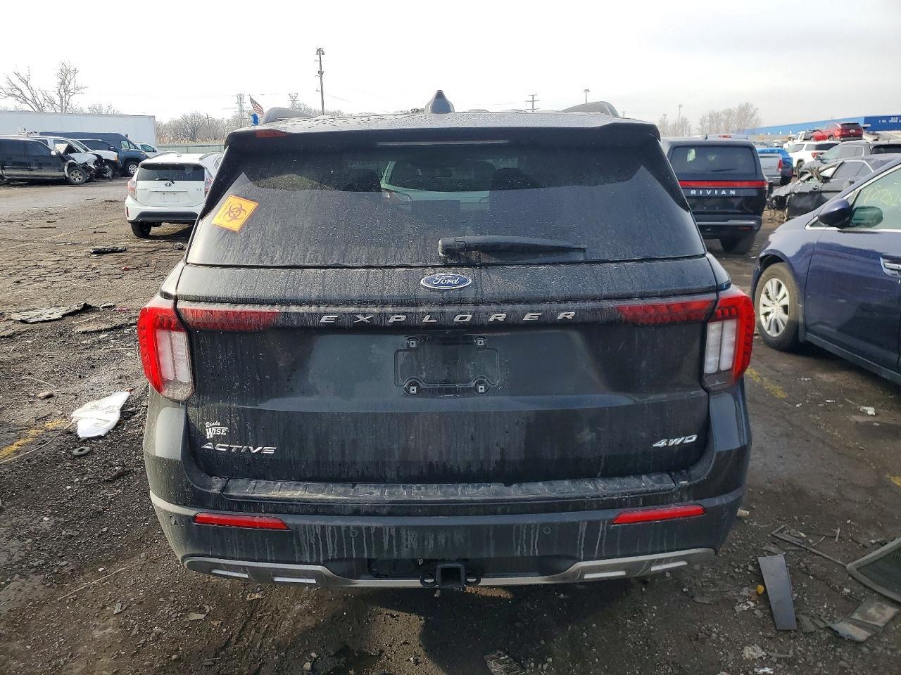 2025 Ford Explorer Active - Image 6