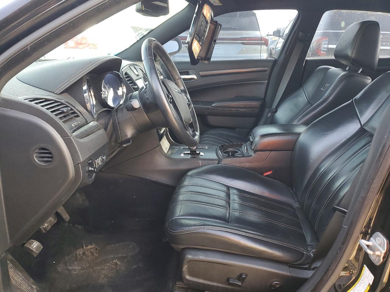 2014 Chrysler 300 S - Image 7